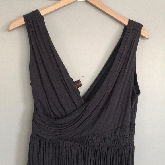 Víctor Alfaro Pleated Dress, Size Medium - Picture 5 of 5